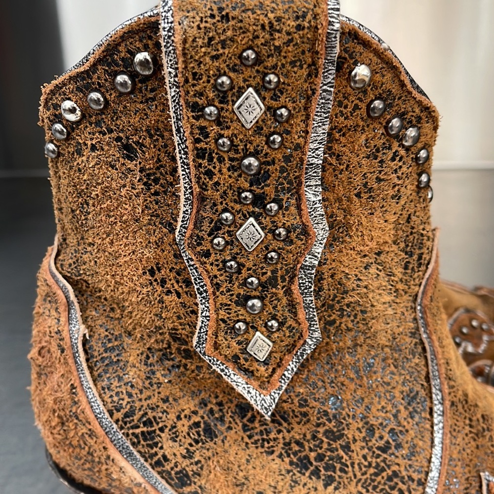 Old Gringo “Ilona short boots” in studded rust leather. New in box. - Picture 6 of 10